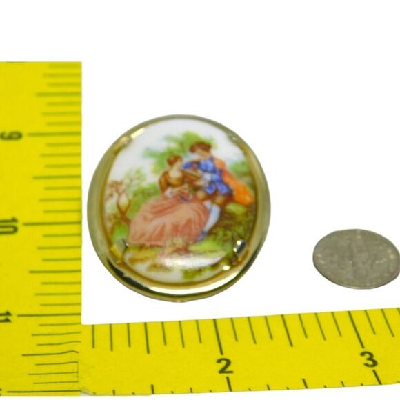 Brooch Vintage Style Couple Scene Transfer Acrylic Gold Tone Women’s Fashion - Picture 5 of 5